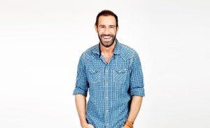 ΑΝΤ1: Ανανεώνει τη συνεργασία του με τον Αντώνη Κανάκη