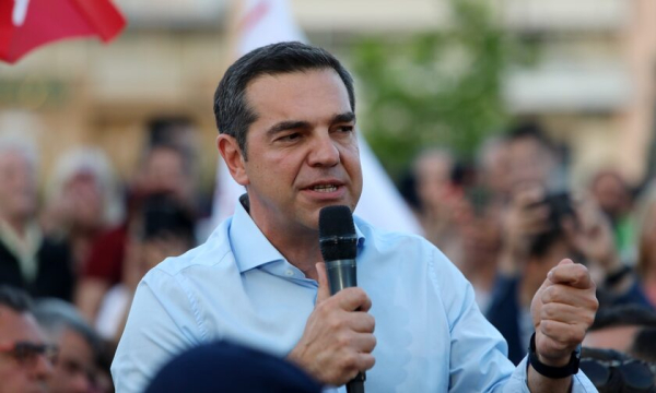 Τσίπρας: Να ξαναγίνει δημόσια η ΔΕΗ