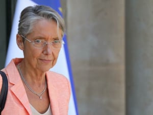 Γαλλία: Ο Μακρόν όρισε πρωθυπουργό την Ελιζαμπέτ Μπορν