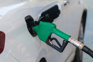 Βρετανία: Σε επίπεδα ρεκόρ η τιμή της βενζίνης στους αυτοκινητοδρόμους