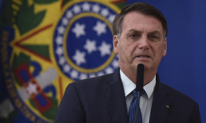 Μπολσονάρου: Οι ΗΠΑ θα στείλουν σύντομα εμβόλια στη Βραζιλία