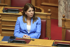 Κ. Παπακώστα: Ζητώ την άρση της ασυλίας μου - Ουδέποτε διανοήθηκα να παραβώ τον νόμο