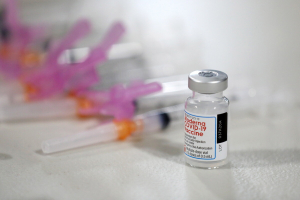 Moderna: Ανοίγει η χρήση του εμβολίου και στους εφήβους