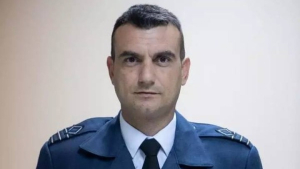 Απονομή βαθμού αντιπτεράρχου στον επισμηναγό Επ. Κωστέα, ο οποίος έπεσε εν ώρα καθήκοντος