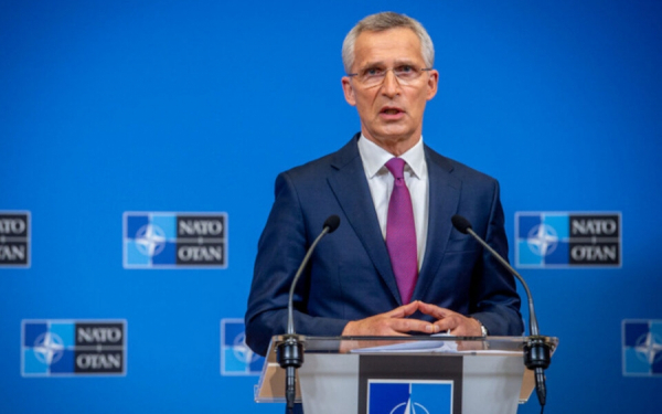 ΝΑΤΟ: Ο Γενς Στόλτενμπεργκ κάλεσε τη Δύση να παράσχει περισσότερα σύγχρονα όπλα στην Ουκρανία