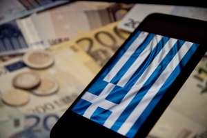 FT: Η μεγάλη ανατροπή της Ελλάδας, από τα σκουπίδια προς την επενδυτική βαθμίδα
