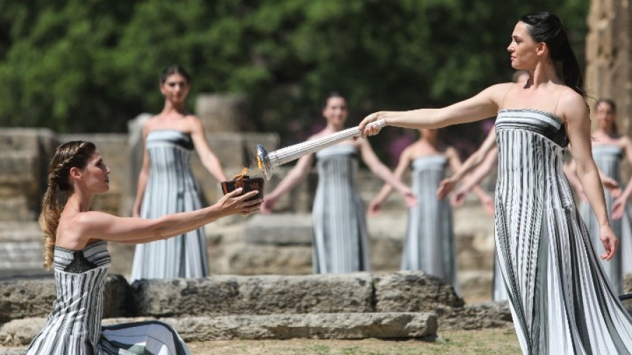 Η Ολυμπιακή Φλόγα ανάβει στην Αρχαία Ολυμπία και ξεκινά το ταξίδι της για το Παρίσι