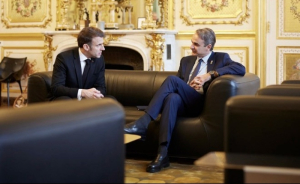 Στο Παρίσι ο πρωθυπουργός για τη σύνοδο ηγετών για την ειρήνη και την ασφάλεια στην Ουκρανία