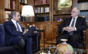 Μητσοτάκης σε Τασούλα: Η Ελλάδα πρωταγωνιστεί στον τομέα της ενέργειας