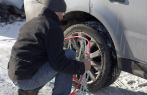 Δίπλωμα οδήγησης: Υποχρεωτική εκπαίδευση στην τοποθέτηση - αφαίρεση αντιολισθητικών αλυσίδων