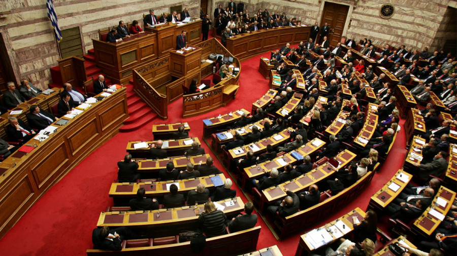 Μαριέττα Γιαννάκου και Όλγα Κεφαλογιάννη δεν ψήφισαν το νομοσχέδιο για τη συνεπιμέλεια