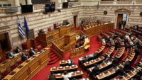 Σύγκρουση στη Βουλή για τις υποκλοπές - Απεχώρησε ο Πρωθυπουργός