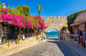 Δυναμικό ξεκίνημα της τουριστικής σεζόν στη Ρόδο