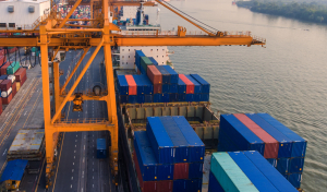 Κίνα: Υποσχέθηκε πως θα αντιδράσει «σθεναρά» στον εμπορικό πόλεμο και τις πιέσεις των ΗΠΑ