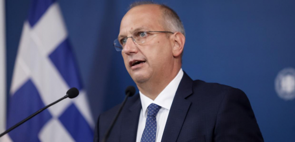 Οικονόμου για εισακτέους: Ο κ. Τσίπρας επιμένει να υποστηρίζει το αδιέξοδο του χθες