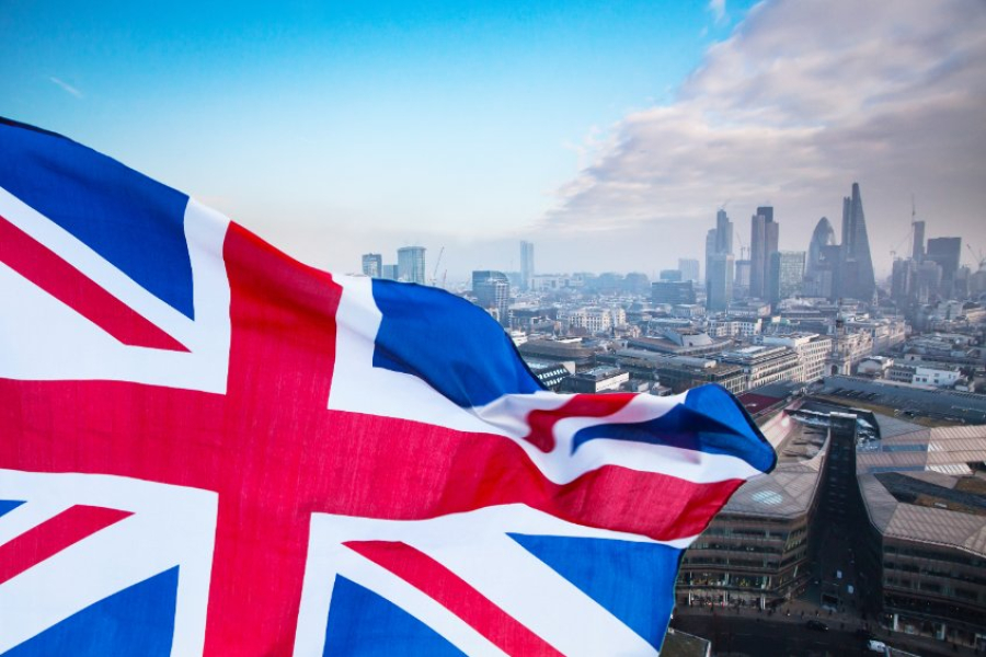 Βρετανία: Συρρίκνωση 0,3% της οικονομίας τον Αύγουστο