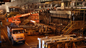 Ιράν: Οι δύο μεγαλύτερες χαλυβουργίες διέκοψαν τη λειτουργία τους έπειτα από πλήγματα