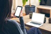 Το 49% των εφήβων έχει βιώσει βία στο διαδίκτυο ως παρατηρητής