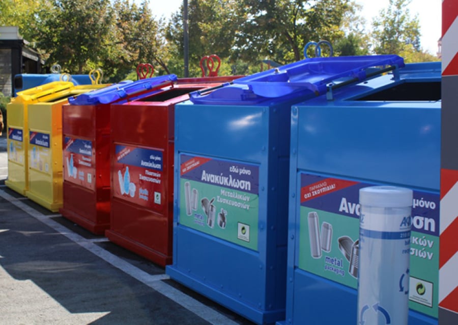 Κόντρα για τις «γωνιές ανακύκλωσης» - Για "σκάνδαλο" μιλά ο ΣΥΡΙΖΑ - Τι απαντά το υπ.Ανάπτυξης