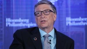 Τι κάνει στην Ελλάδα ο ιδρυτής της Microsoft, Bill Gates