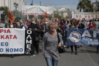 Ολοκληρώθηκε η συγκέντρωση των εκπαιδευτικών, φοιτητών και μαθητών έξω από τη Βουλή