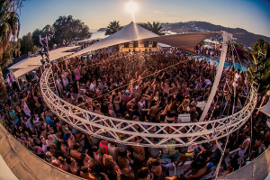 Kλίμα αισιοδοξίας για το φετινό καλοκαίρι στην Ίο με τις κρατήσεις να έχουν ξεκινήσει