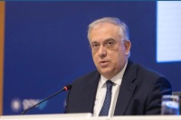 Τάκης Θεοδωρικάκος: «Συνεχείς παρεμβάσεις για τη στήριξη των πολιτών και των νοικοκυριών»