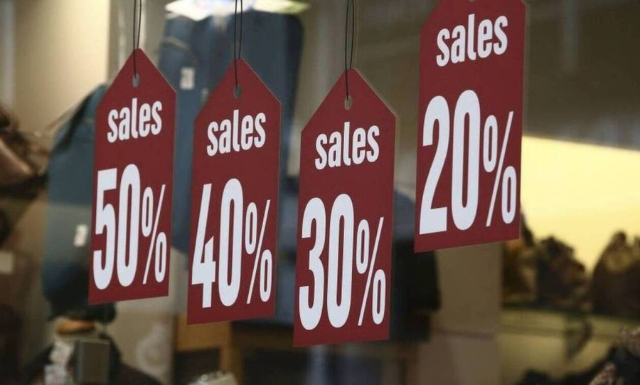 INEMY EΣΕΕ για εκπτώσεις: Ο τουρισμός δεν αντιστάθμισε τις πιέσεις από τις ανατιμήσεις και την κρίση ενέργειας