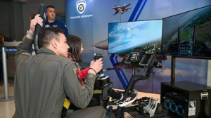 F-16 και F-35 "προσγειώθηκαν" στο Μετρό Συντάγματος