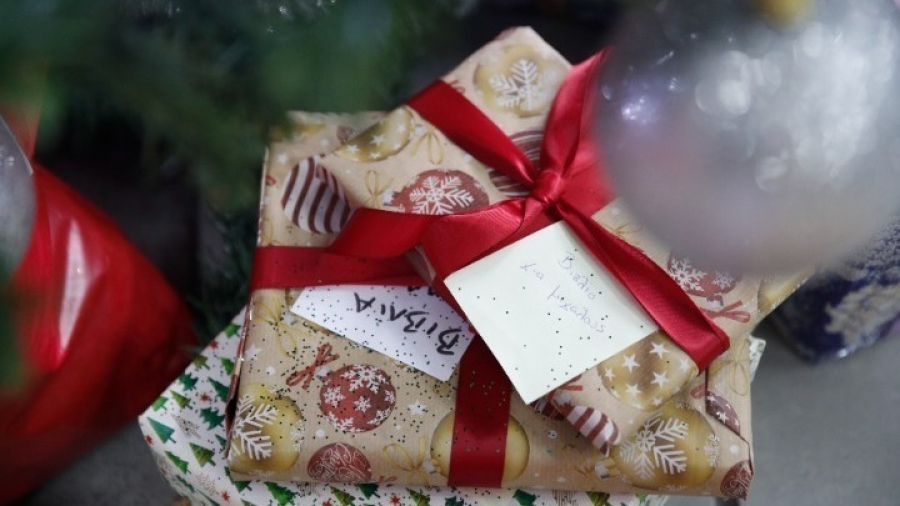 Χριστουγεννιάτικο τραπέζι από τους δήμους της Αττικής