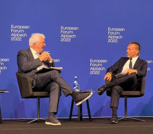 Στουρνάρας: Λερναία Ύδρα ο πληθωρισμός - Ευθύνες στις ΗΠΑ για (αχρείαστη) δημοσιονομική επέκταση εν καιρώ ειρήνης