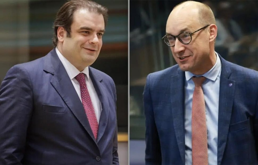 Πιερρακάκης- Βαν Πέτεγκεμ για την προεδρία του Eurogroup: Στις 5 το απόγευμα αναμένεται το αποτέλεσμα