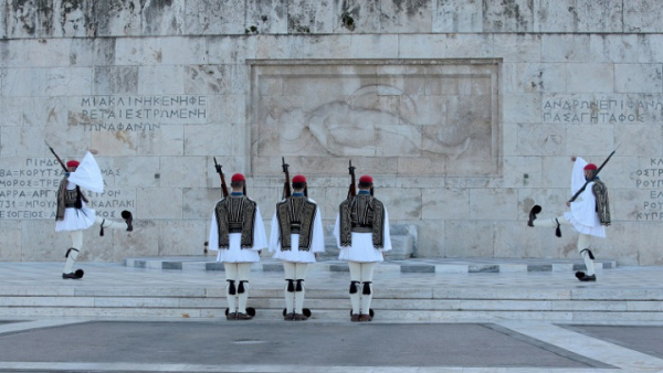 Ο Άγνωστος Στρατιώτης: Μνήμη, Σύμβολο και η διαχρονική ιστορία ενός εθνικού μνημείου