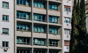 Intrakat: Aναδιαμόρφωση πολυώροφου κτηρίου γραφείων στην Αθήνα