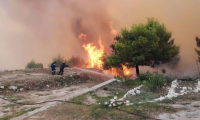 Ζάκυνθος: Μεγάλη πυρκαγιά στο χωριό Καμπί