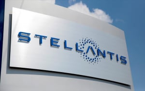 Stellantis: Υψηλότερα του στόχου τα κέρδη, ένα χρόνο μετά τη συγχώνευση