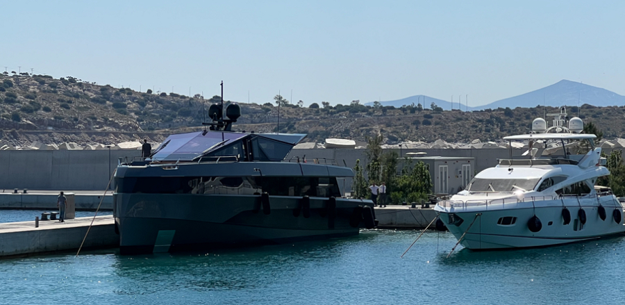 "Έδεσε" το πρώτο σκάφος στην ανανεωμένη Astir Marina