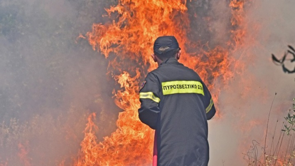 Ενημέρωση της Πυροσβεστικής για τις πυρκαγιές σε Πάρνηθα, Βόρεια Εύβοια και Ηλεία-Αρκαδία