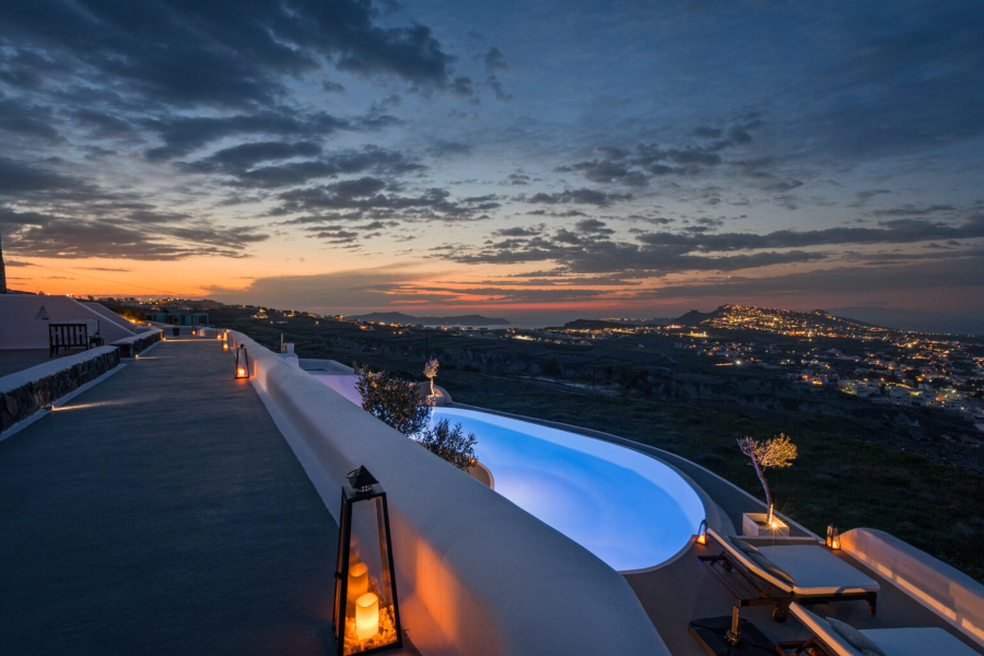 Στον Όμιλο HotelBrain το Carpe Diem στη Σαντορίνη