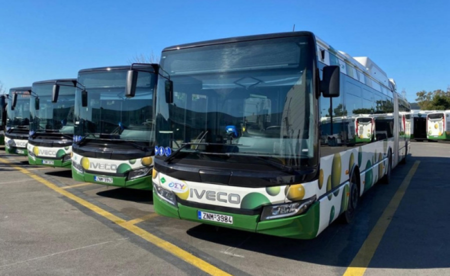 Β. Οικονόμου: Ενίσχυση Δημόσιων Συγκοινωνιών με 50 νέα αρθρωτά λεωφορεία φυσικού αερίου