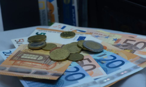 Ενισχύσεις ύψους 600 εκατ. ευρώ τον Νοέμβριο σε 2,4 εκατ. πολίτες
