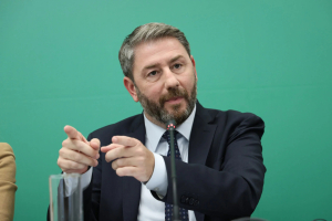 ΠAΣOK: Οκτώ παρεμβάσεις Ανδρουλάκη για κύρια κατοικία 120 δόσεις και ιδιωτικό χρέος