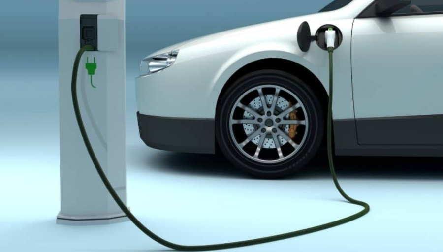 Η Βρετανία θα ανακοινώσει πακέτο 1,7 δισ. ευρώ για ηλεκτρικά οχήματα