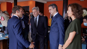 Ολοκληρώθηκε το γεύμα Μητσοτάκη και Μακρόν - Παρών και ο Χάρισον Φορντ