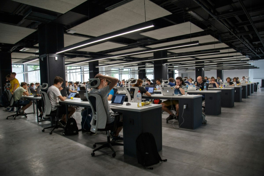 ΕΕ: Ο μέσος όρος εργασίας ανήλθε σε σχεδόν 36 ώρες το 2025