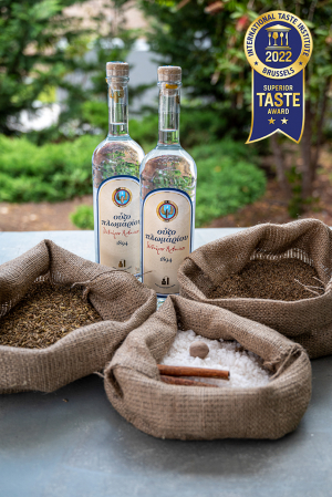 Το Ούζο Πλωμαρίου ξεχώρισε στις Βρυξέλλες - Δύο αστέρια στον διαγωνισμό Superior Taste Award