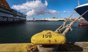 Δεμένα τα πλοία στον Πειραιά λόγω 24ωρης απεργίας