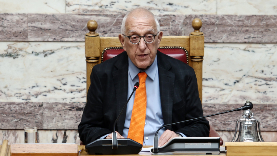 Η Βουλή «υιοθετεί» το παιδί του πεσόντος λιμενικού - «Καρφί» Κακλαμάνη για Κικίλια