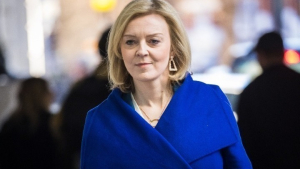 Βρετανία: Βουλευτές των Τόρις θα προσπαθήσουν να αποπέμψουν τη Λιζ Τρας (Daily Mail)