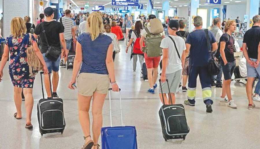 Μουδιασμένη η Κρήτη και η Πελοπόννησος από την τουριστκή κίνηση